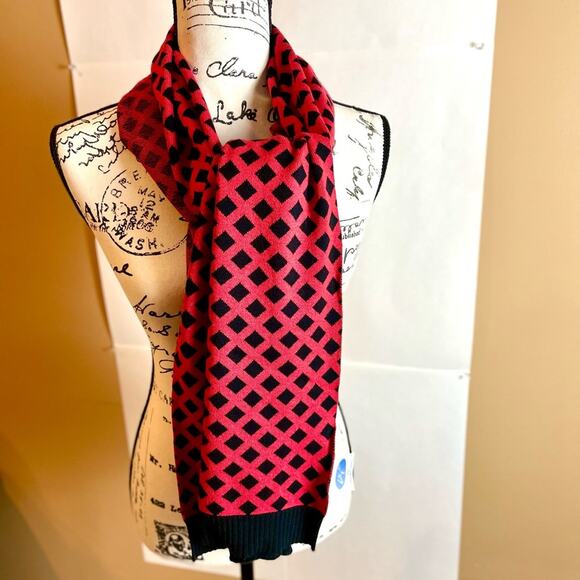 Beautiful Authentic Diane Gilman Stylish DG2 Scarf. Large - Picture 2 of 12